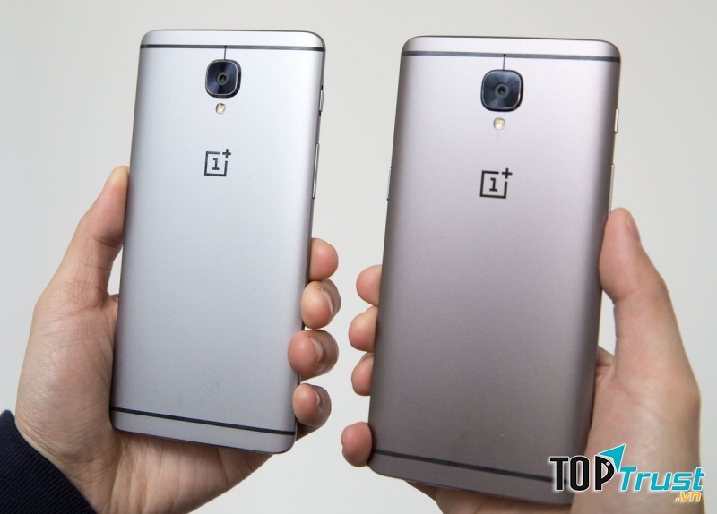 OnePlus 3 (bên trái) và OnePlus 3T (bên phải).