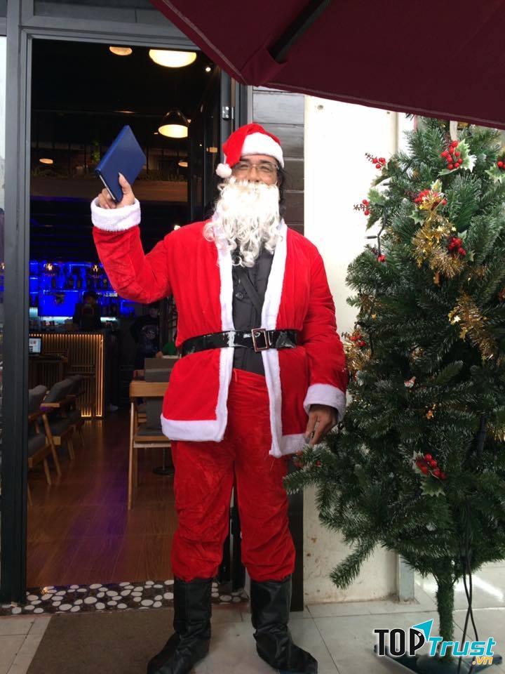 Ông Già Noel Việt