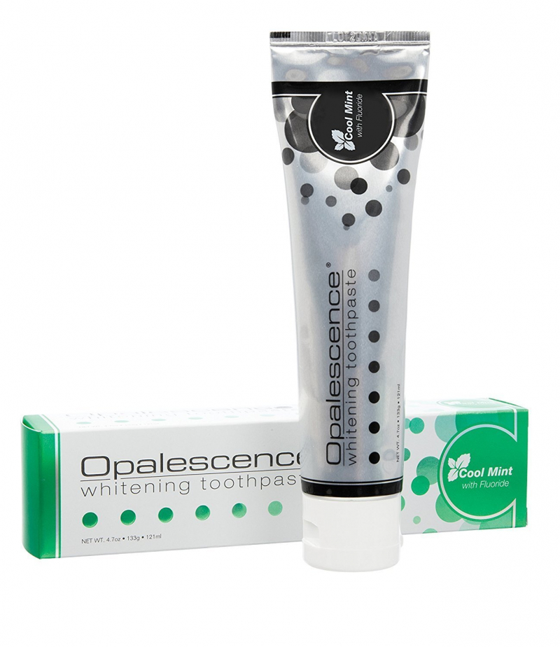 Sản phẩm Opalescence Whitening Toothpaste hứa hẹn nhiều công dụng bất ngờ cho người tiêu dùng như giúp răng trắng bóng nhưng vẫn khỏe, đồng thời trong quá trình chải răng bạn còn có thể loại bỏ mảng bám gây ố vàng một cách hiệu quả.