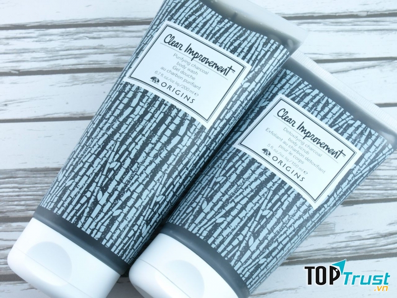 Sữa Tắm Bùn Than Hoạt Tính Clear Improvement Purifying Charcoal Body Wash thanh tẩy độc tố từ môi trường, giúp lỗ chân lông được thông thoáng từ đó giúp giảm thiểu tình trạng mụn