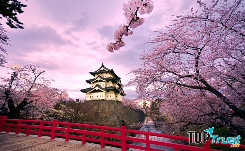 Thời tiết tuyệt đẹp của thành phố Osaka (Nhật Bản)