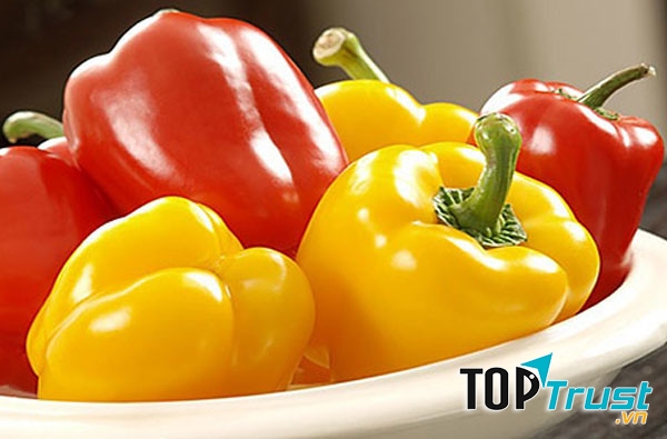 Ớt chuông bảo vệ da khỏi các gốc tự do gây hại, do đó khiến  làn da trông khỏe mạnh và trẻ trung hơn.