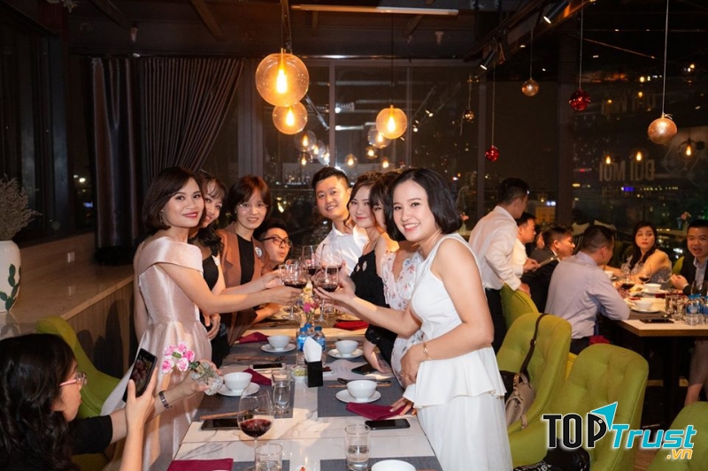 PANORAMA Restaurant & Bar top floor