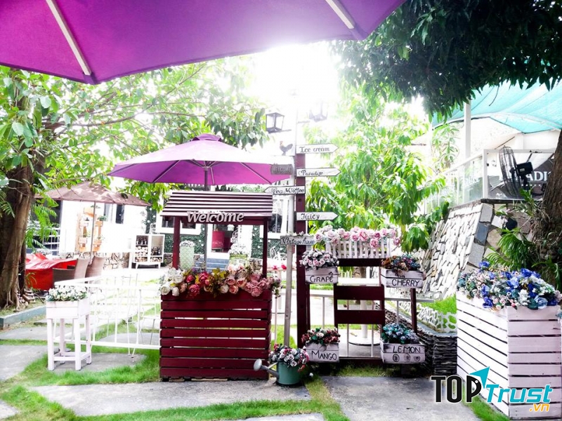 Quán được bài trí vô cùng tỉ mỉ và bắt mắt