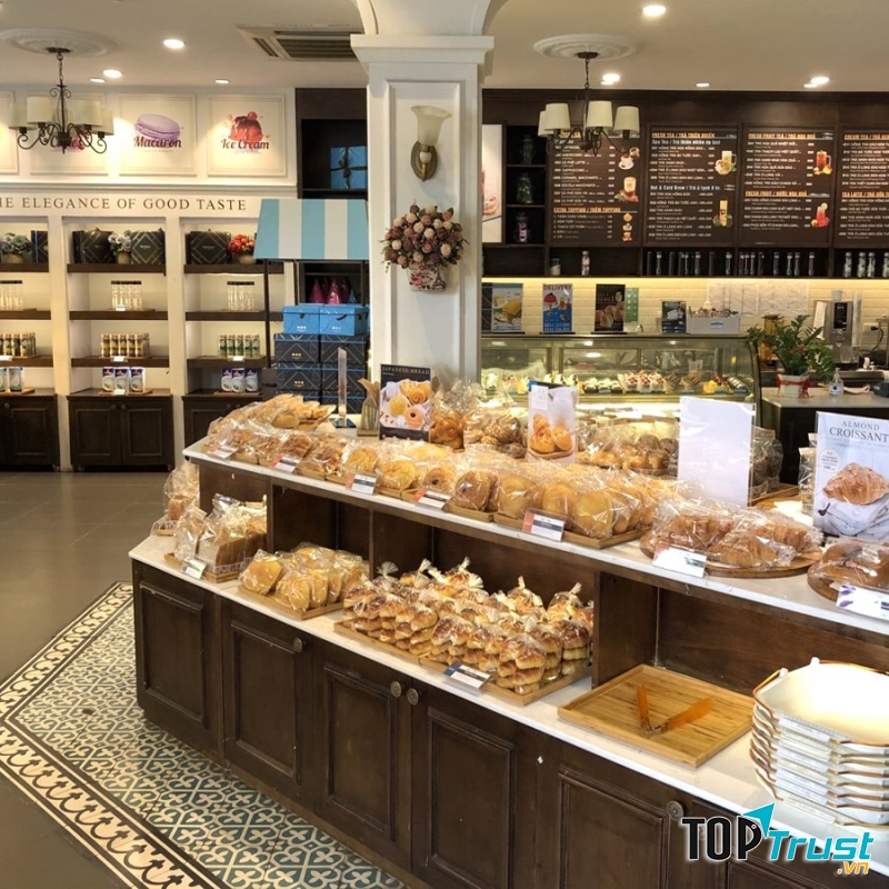 Paris Gateaux Cafe
