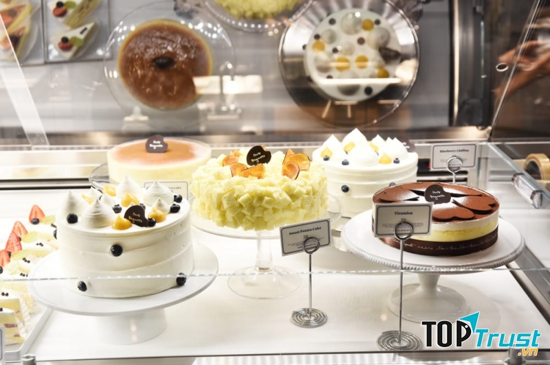 Pariscake Bakery còn luôn cập nhật xu hương mới để chiếc bánh của bạn có thêm vẻ đẹp hoàn hảo, phá cách hơn.