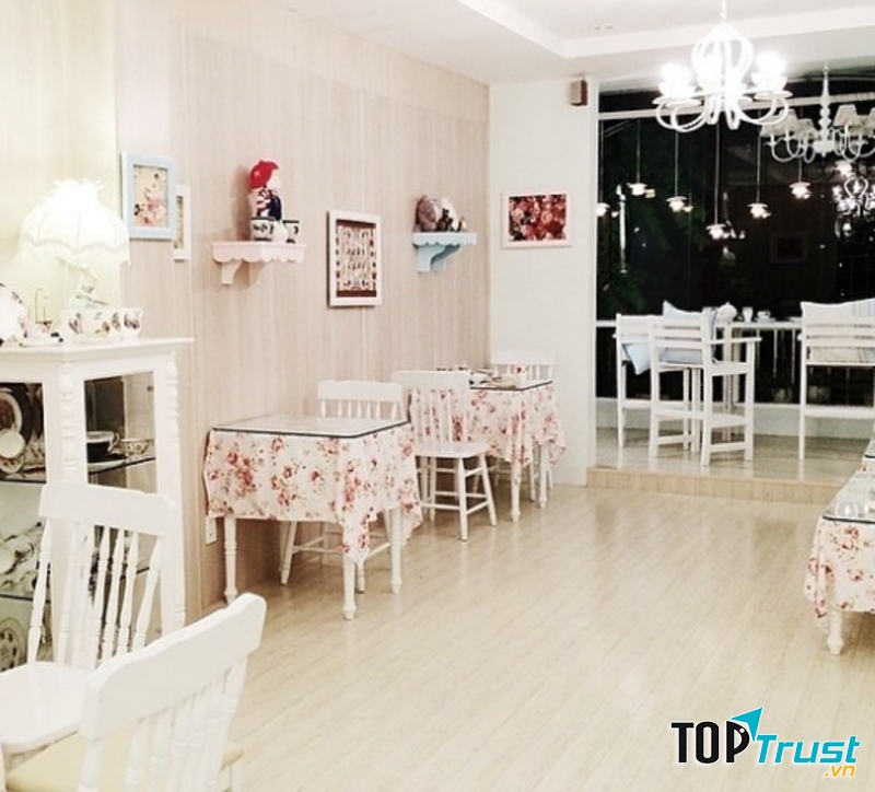 Một góc view đẹp lung linh tại Partea - English Tearoom