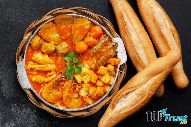 Bánh mì chảo tại Party Chảo