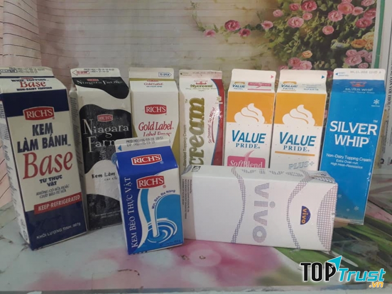 Peace Shop bán các loại nguyên liệu làm bánh: bột, sữa, các lọa hạt, mứt, ﻿wipping cream, kẹo,...﻿﻿