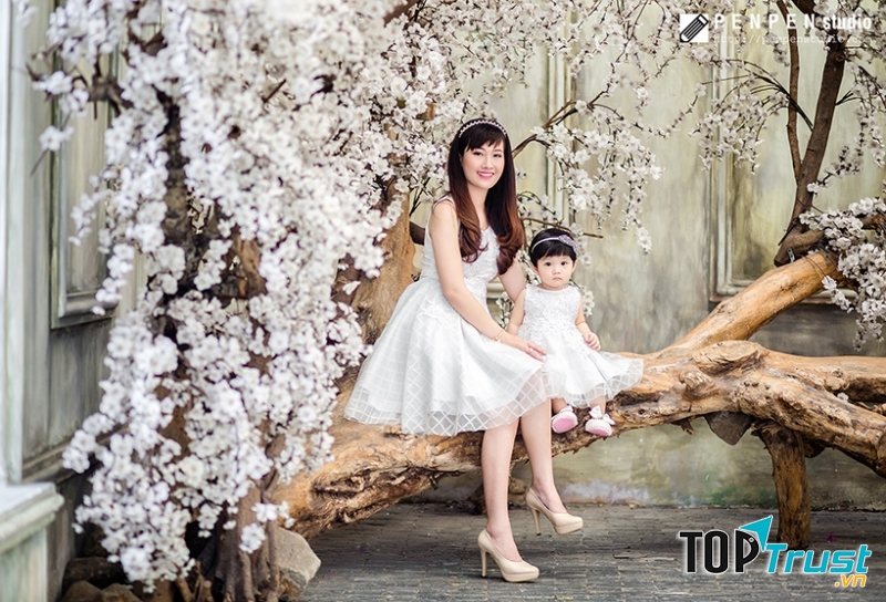 PenPen Studio chụp ảnh mẹ và bé