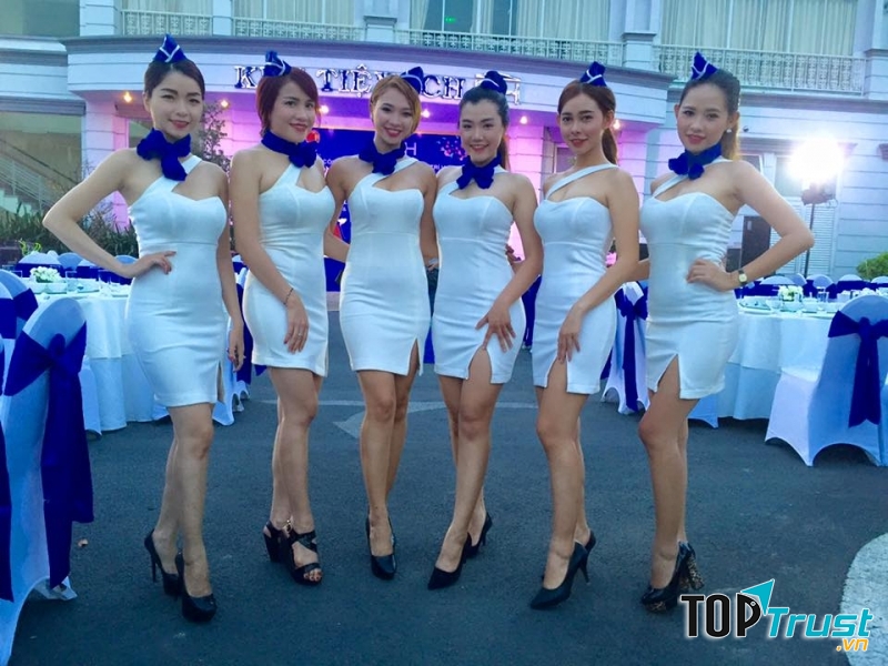 Những cô gái trong trang phục PG