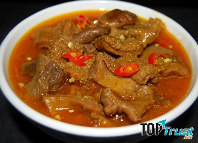 Phá Lấu Bò 102 - Quán phá lấu hấp dẫn nhất với giới trẻ tại Sài Gòn