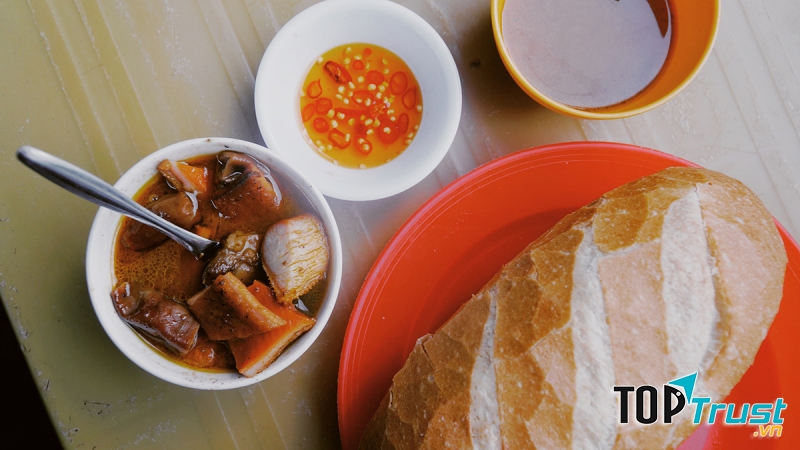 Phá Lấu Bò Bà Hạt