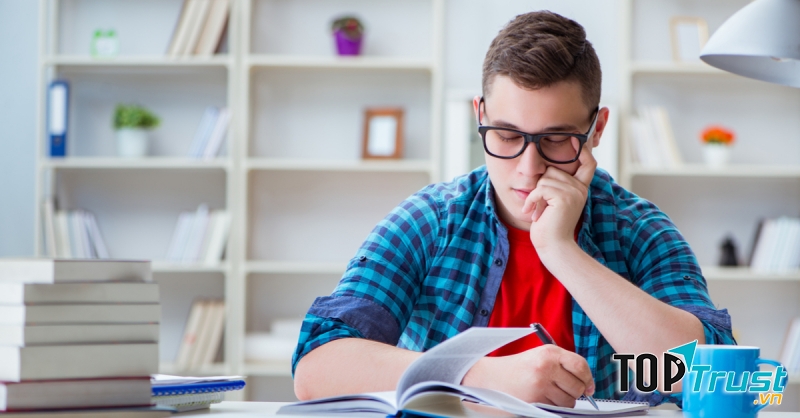 Phải luyện giải đề như đi thi thật