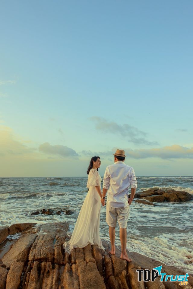 Phạm Hoàng Studio