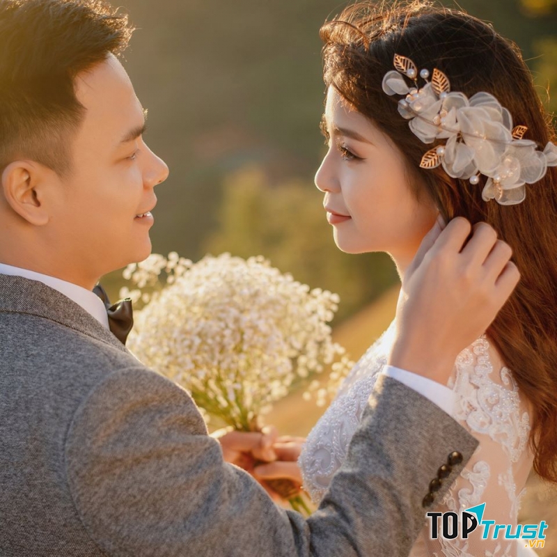 Phạm Hoàng Studio