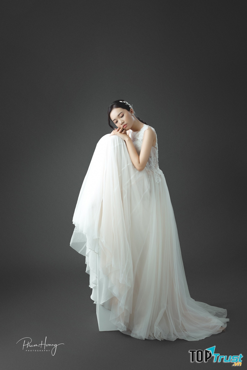 Phạm Hoàng Studio
