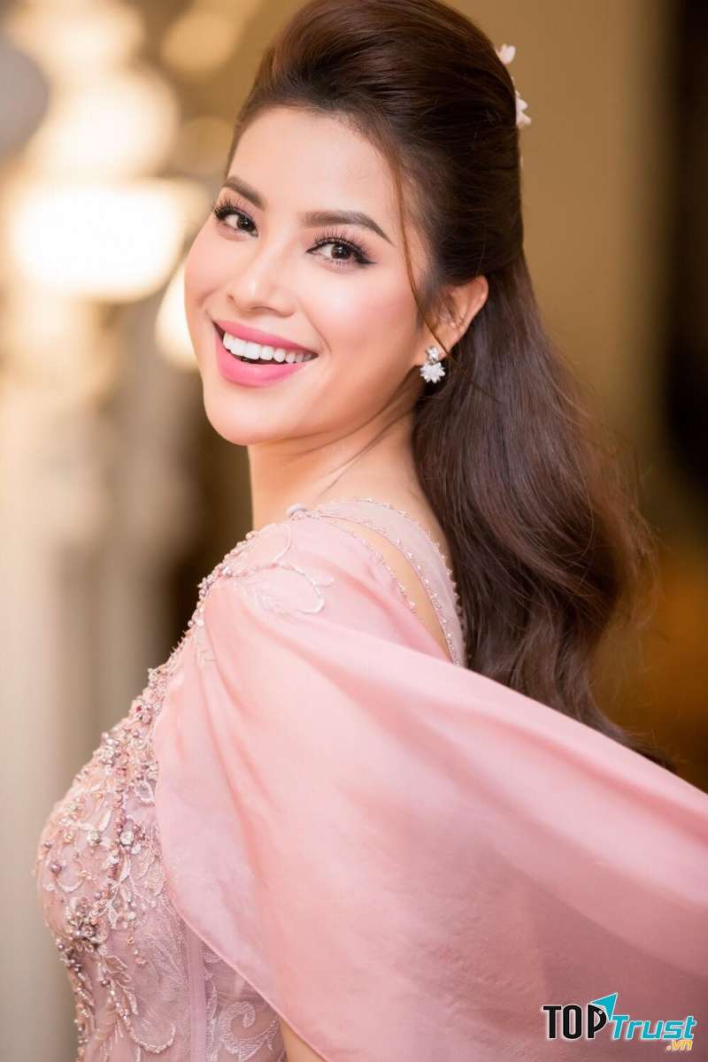 Phạm Hương