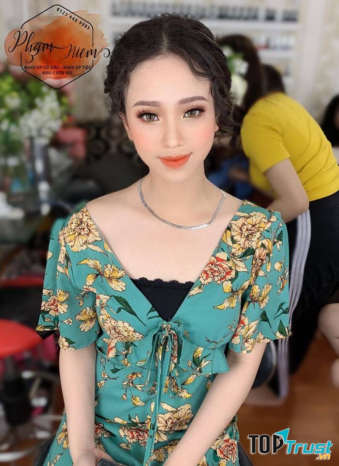 Pham Niem Make Up