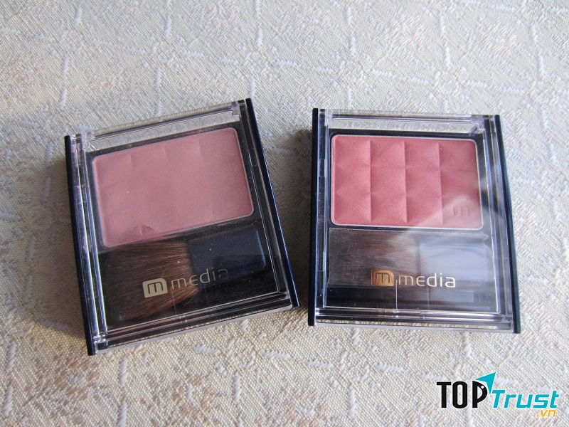Phấn má hồng Kanebo Media Bright Up Cheek