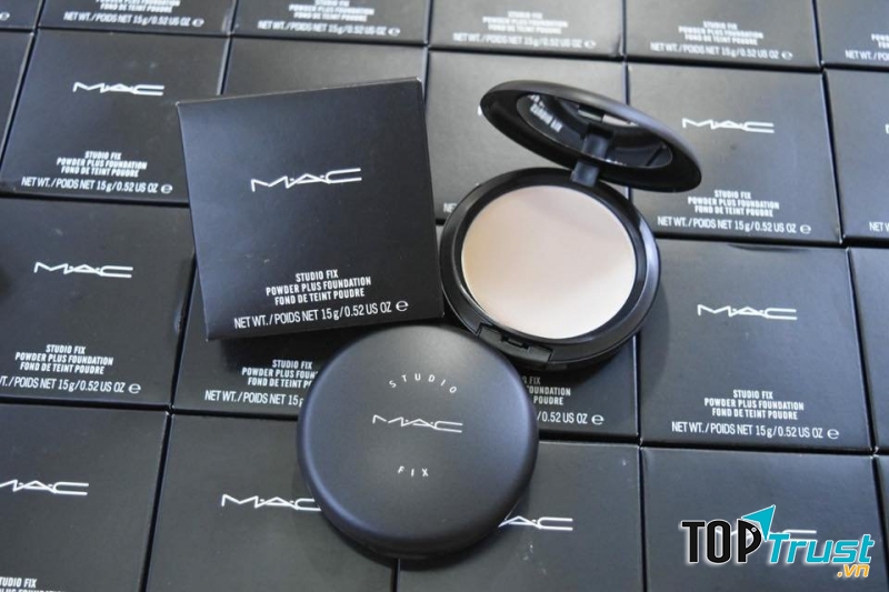 Thành phần chủ yếu chứa nhiều dưỡng chất tốt cho da, tạo nên lớp trang điểm mềm mịn, bền có thể duy trì tới cả ngày.