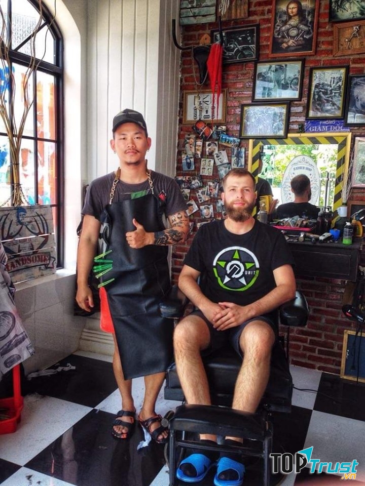 Phan Rang BarberShop còn là nơi đón tiếp rất nhiều khách du lịch, đặc biệt là khách nước ngoài đến để làm đẹp, nghỉ ngơi, thư giãn trong suốt kỳ nghỉ ở nơi nắng gió phan rang