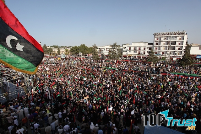 Phía Đông và Tây Libya