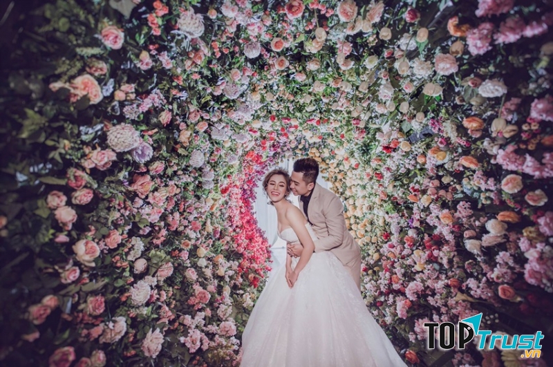 Phim Trường Galaxy Đà Nẵng sẽ là lựa chọn hoàn hảo cho các cặp đôi muôn sở hữu 1 album hình cưới lung linh với chi phí tiết kiệm nhất.