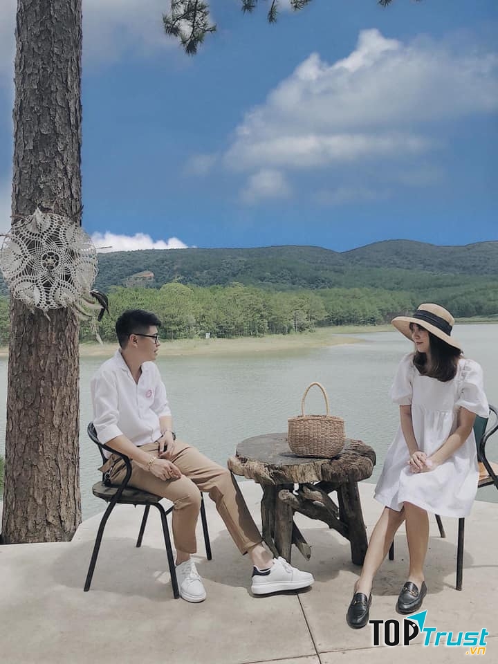 Phim trường Happy Hill