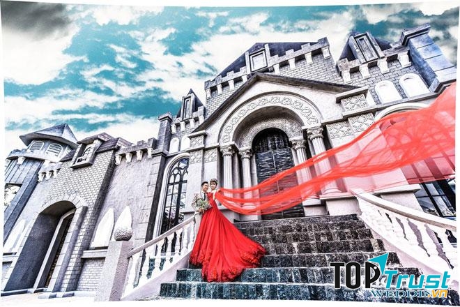 Phim trường Happy House