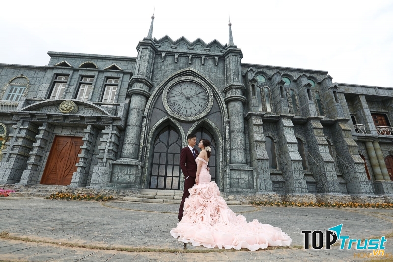 Phim trường Happy Land