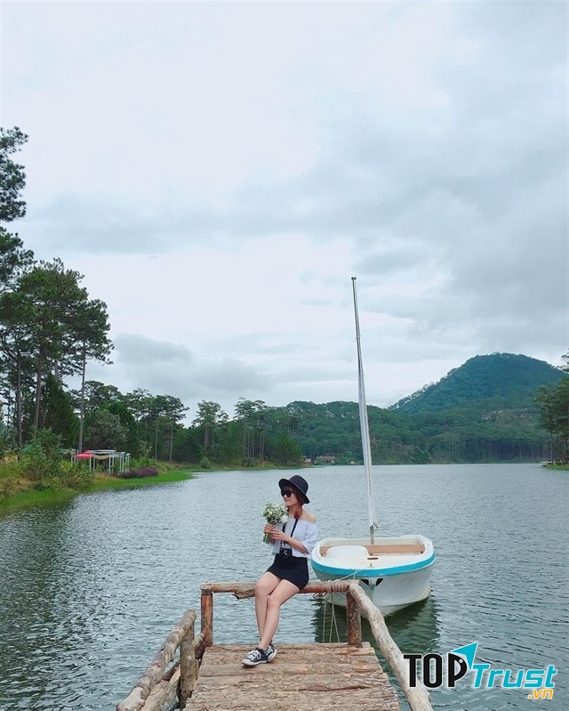 non nước hữu tình, vẻ đẹp nguyên sơ