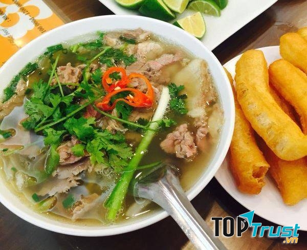 Từ một quán phở lâu đời, nổi tiếng của Hà Nội nằm ở số 10 Lý Quốc Sư, Hoàn Kiếm, giờ phở 10 Lý Quốc Sư đã mở rộng