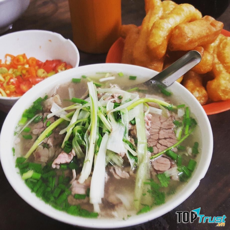 Phở luôn là món ăn được nhiều người nước ngoài yêu thích và muốn tìm hiểu.