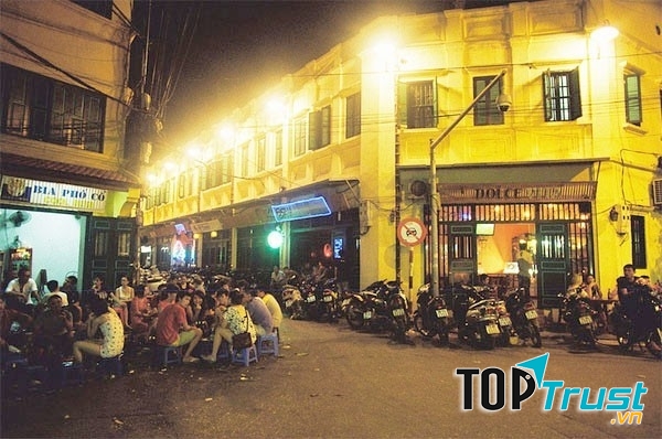 Phố bia Tạ Hiện