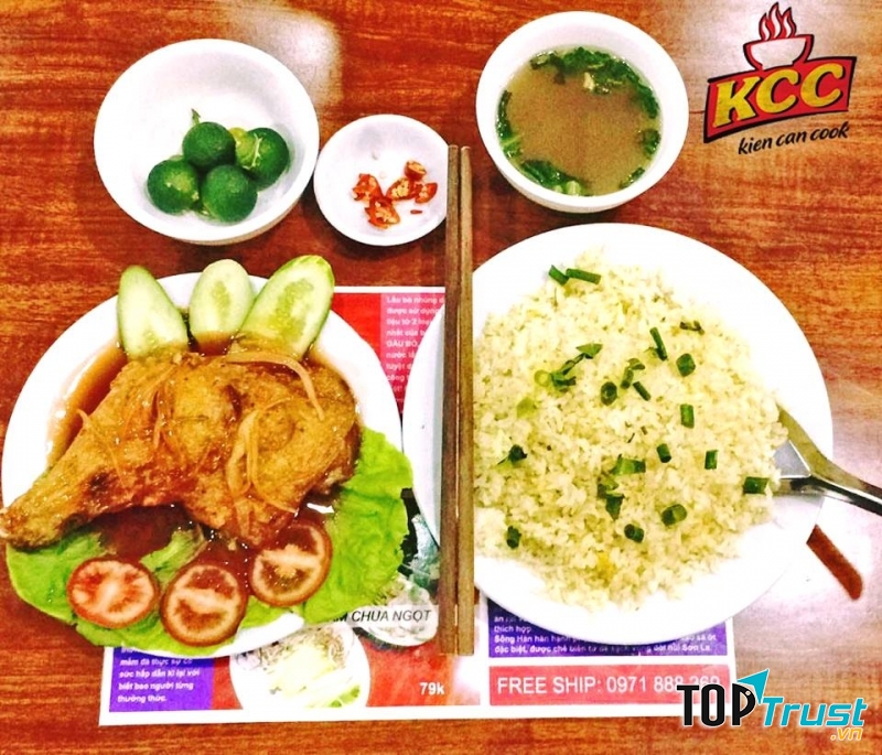 Phở Bò KCC là một trong những quán ăn ngon nhất gần Học Viện Ngân Hàng