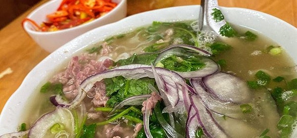 Phở bò gia truyền Tư Lùn