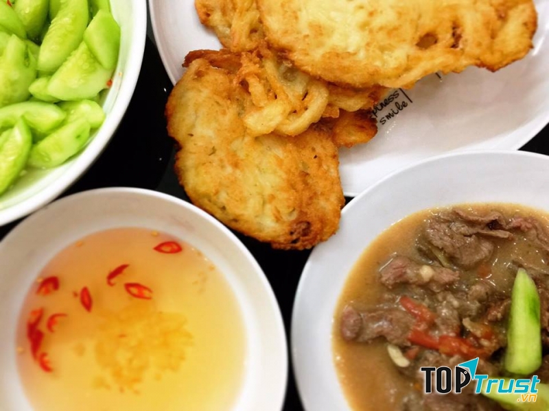 Món phở chiên giòn không chỉ gây hứng thú vì mới lạ mà còn chiếm được tình cảm của người dùng