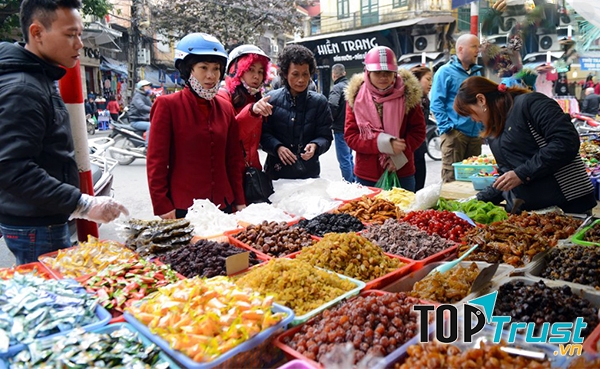 Phố chợ Hàng Buồm, quận Hoàn Kiếm