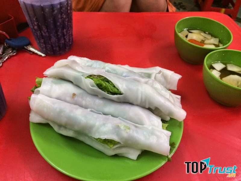 Phở cuốn Hưng Bền.