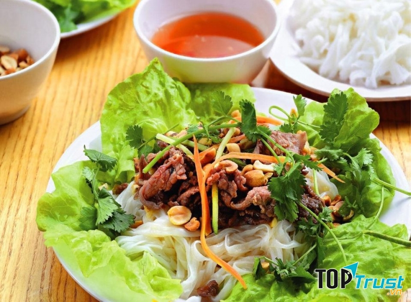 Phở cuốn, phở chiên phồng