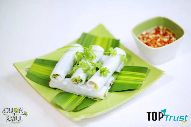 Phở cuốn - món ăn đặc trưng của Hà Nội được chị em yêu thích