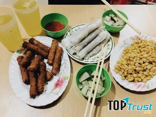 Đến Phở cuốn Vinh Phong thưởng thức những món ngon