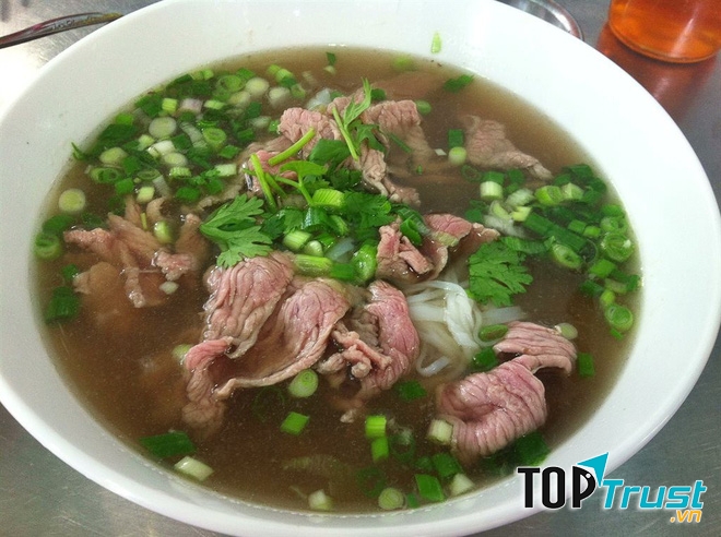 Thịt mềm, rất ngọt, ﻿bắp bò ăn giòn mà vẫn giữ được độ tươi ngon và dinh dưỡng của thịt