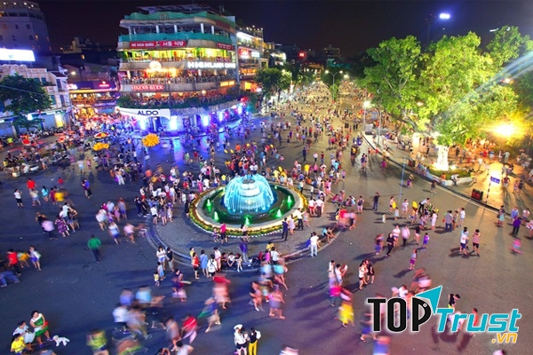 Phố đi bộ Hà Nội – Hồ Gươm