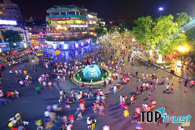Phố đi bộ Hoàn Kiếm