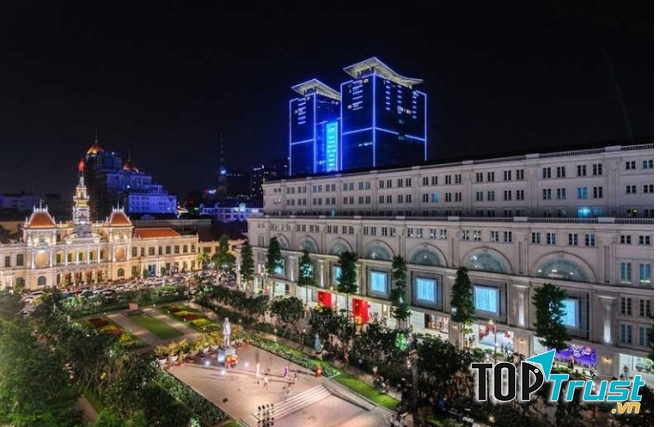 Phố đi bộ Nguyễn Huệ