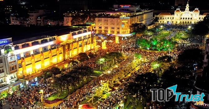 Phố đi bộ Nguyễn Huệ