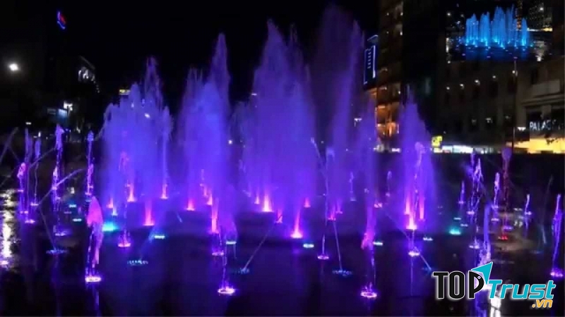 Phố đi bộ Nguyễn Huệ