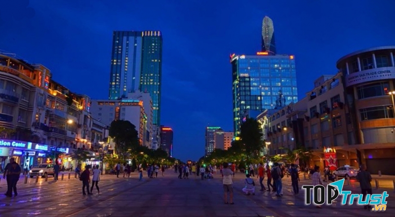 Phố đi bộ Nguyễn Huệ